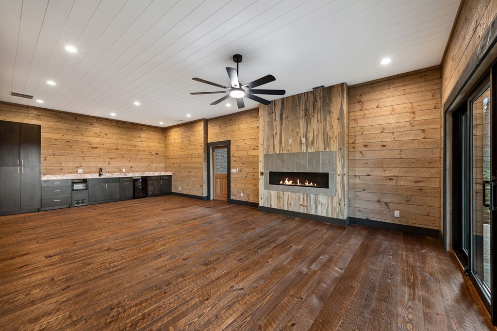 395 Pontoosuc Drive, Mineral Bluff