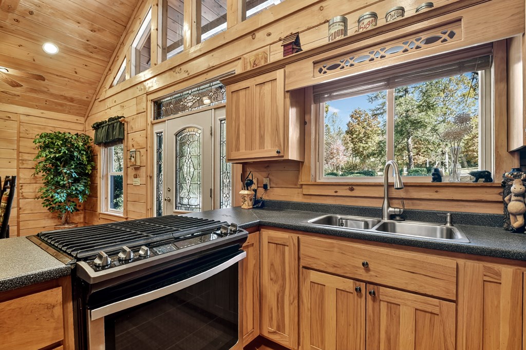 144 Chase Hollow Lane, Suches