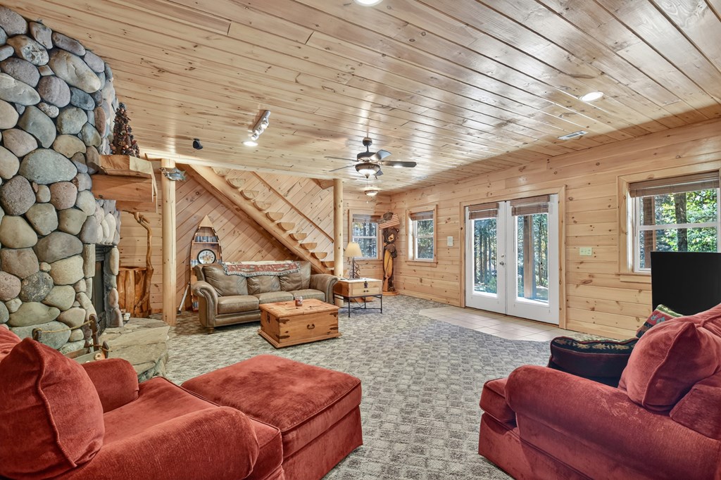 144 Chase Hollow Lane, Suches