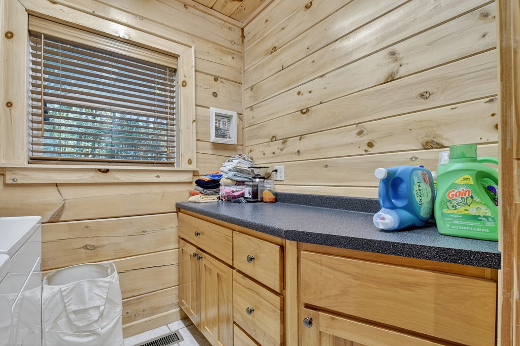 144 Chase Hollow Lane, Suches