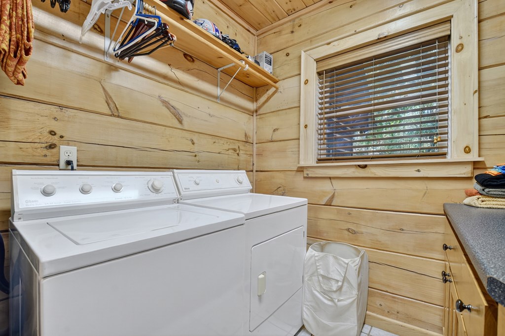 144 Chase Hollow Lane, Suches