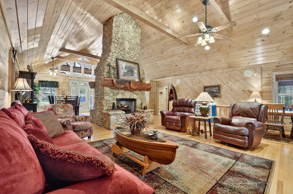 144 Chase Hollow Lane, Suches