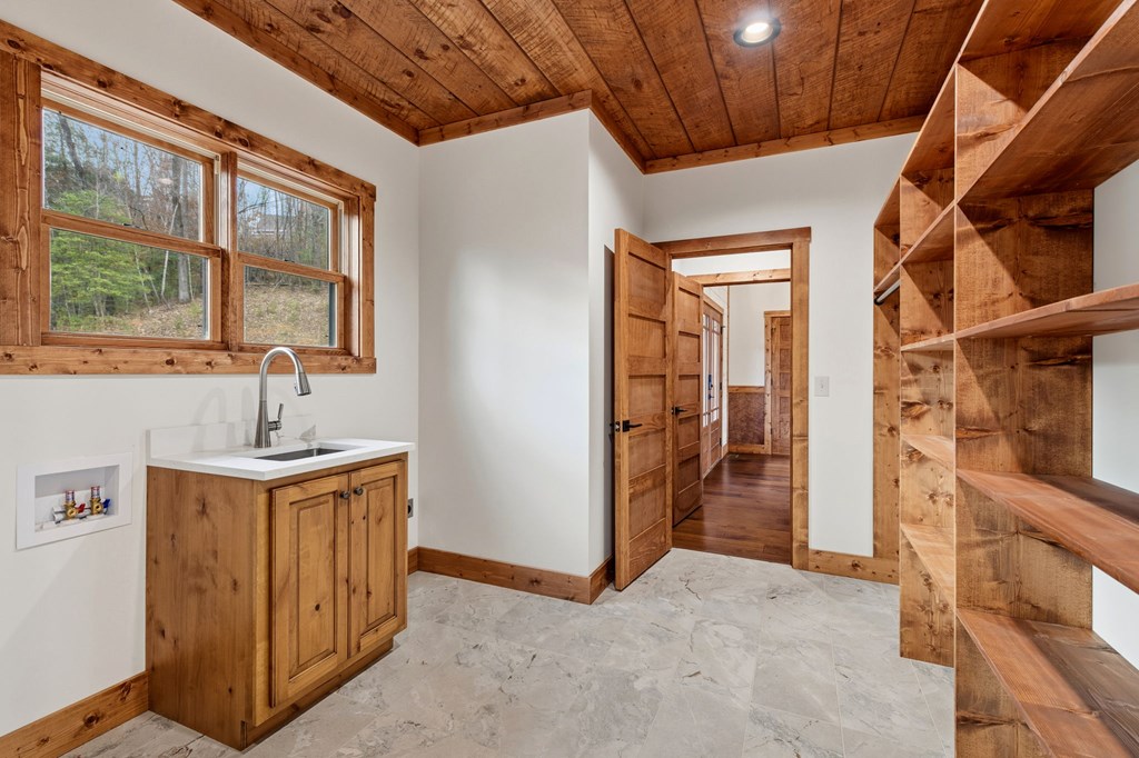 290 Weaver Creek Overlook