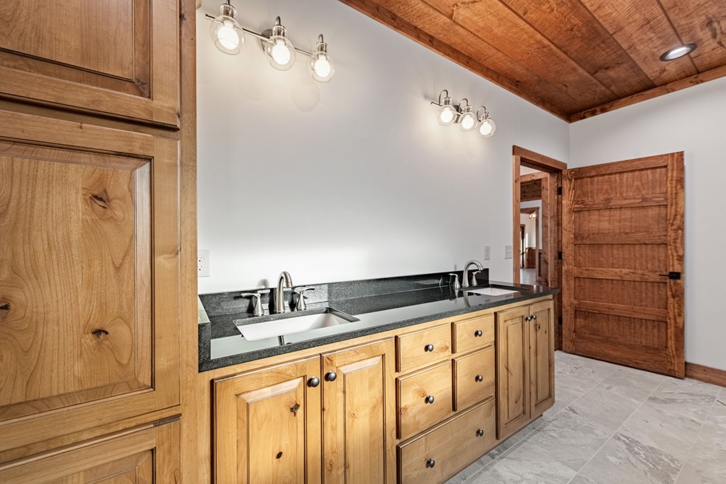 290 Weaver Creek Overlook