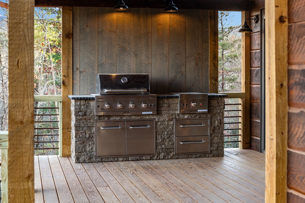 290 Weaver Creek Overlook