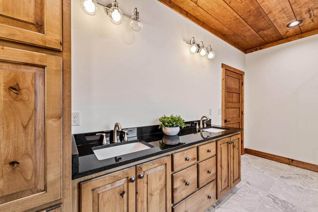 290 Weaver Creek Overlook