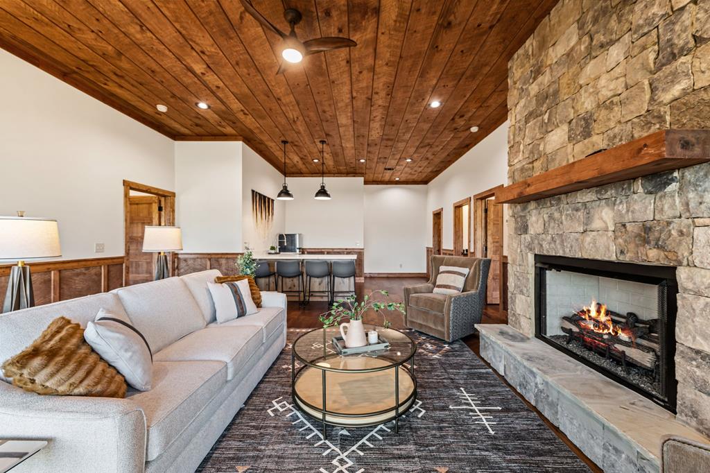 290 Weaver Creek Overlook