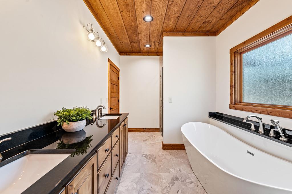 290 Weaver Creek Overlook