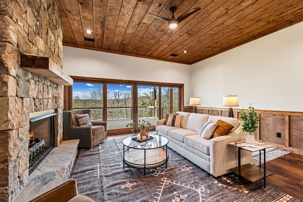 290 Weaver Creek Overlook