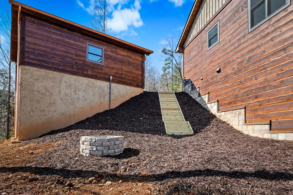 290 Weaver Creek Overlook