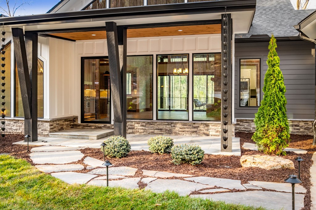 172 Grand Oaks Trail