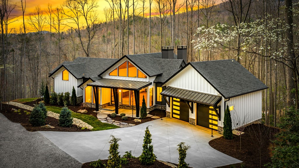 172 Grand Oaks Trail