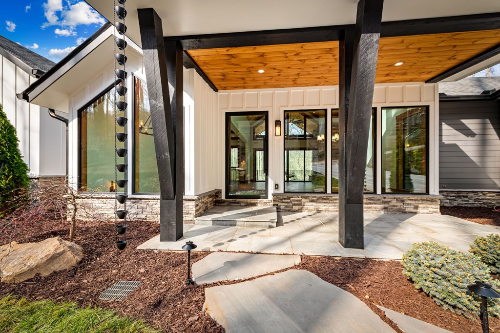 172 Grand Oaks Trail