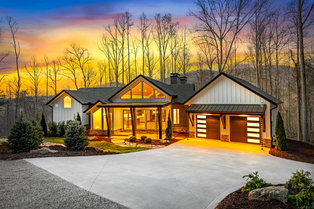 172 Grand Oaks Trail