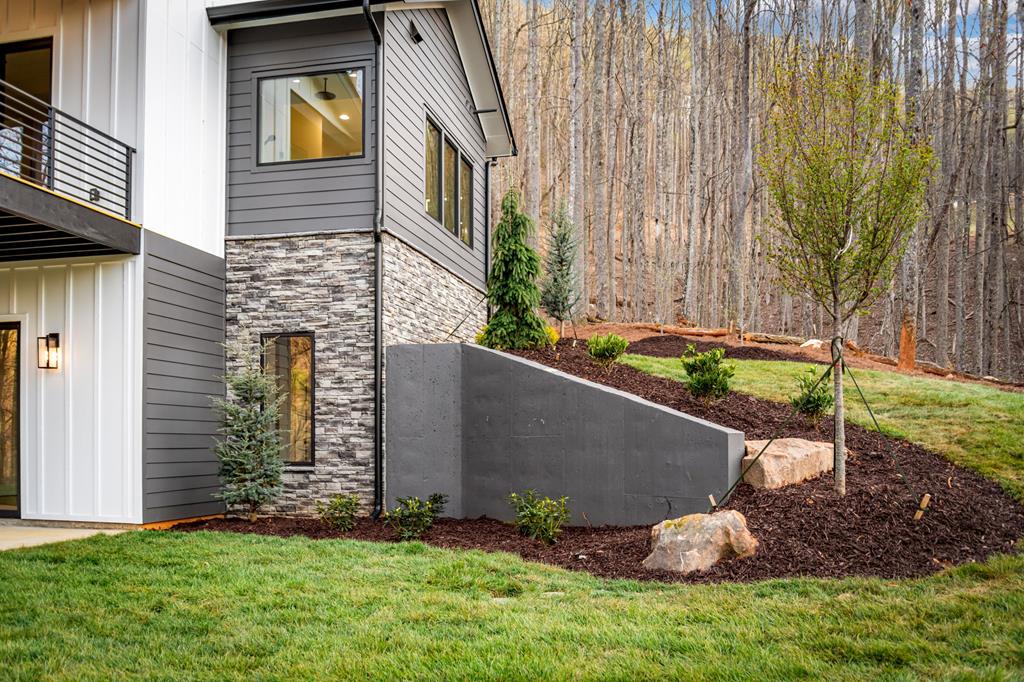 172 Grand Oaks Trail