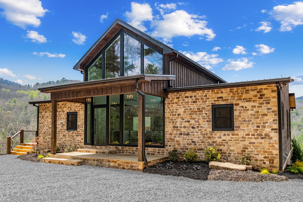 125 Stanley Creek Overlook