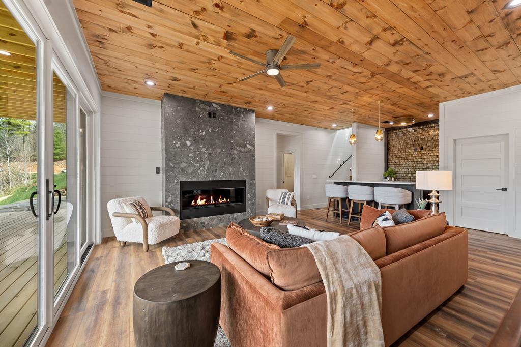 125 Stanley Creek Overlook