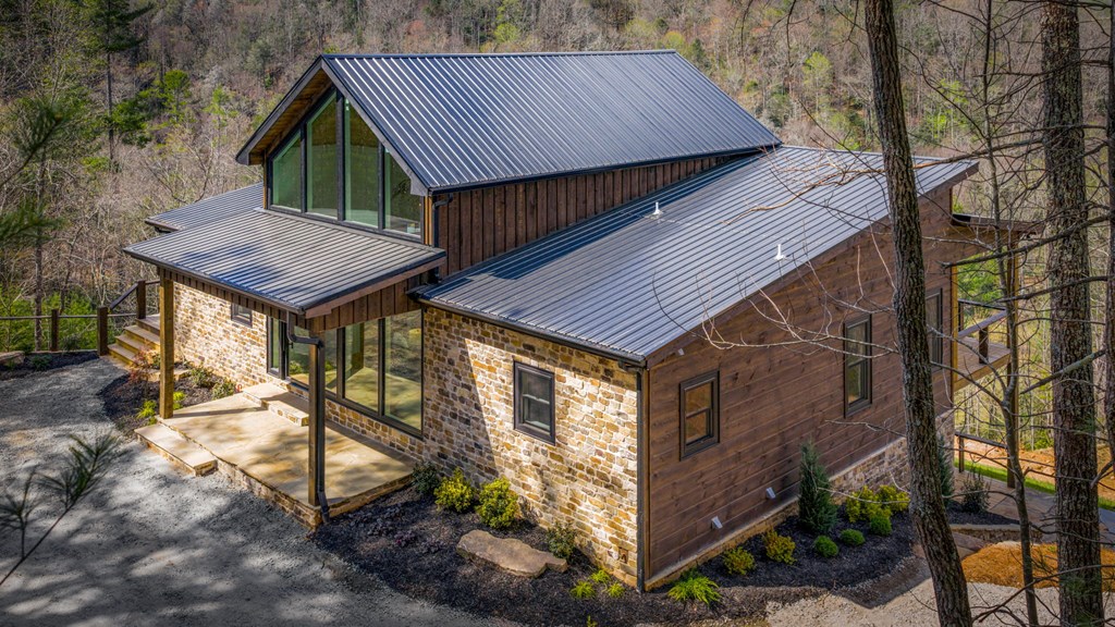 125 Stanley Creek Overlook