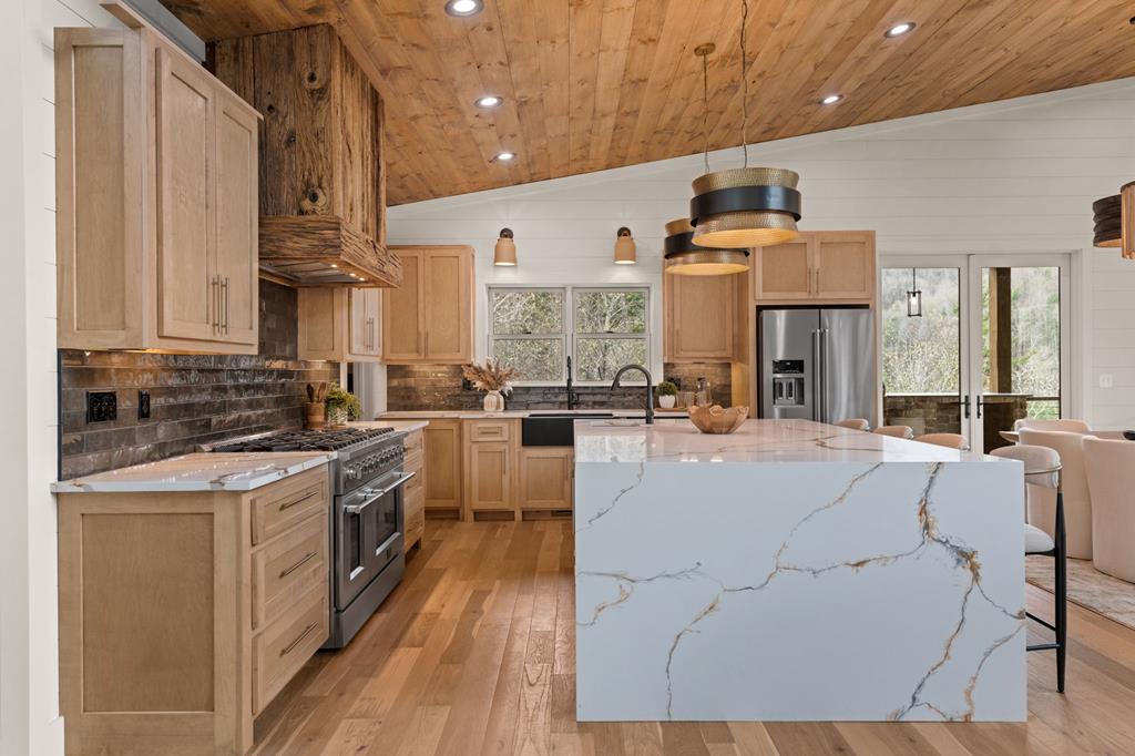 125 Stanley Creek Overlook