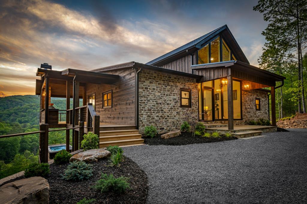 125 Stanley Creek Overlook