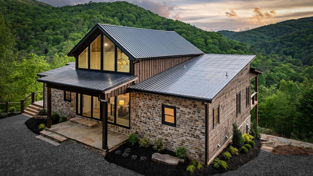 125 Stanley Creek Overlook