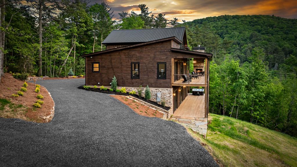125 Stanley Creek Overlook