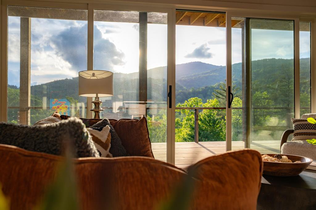 125 Stanley Creek Overlook