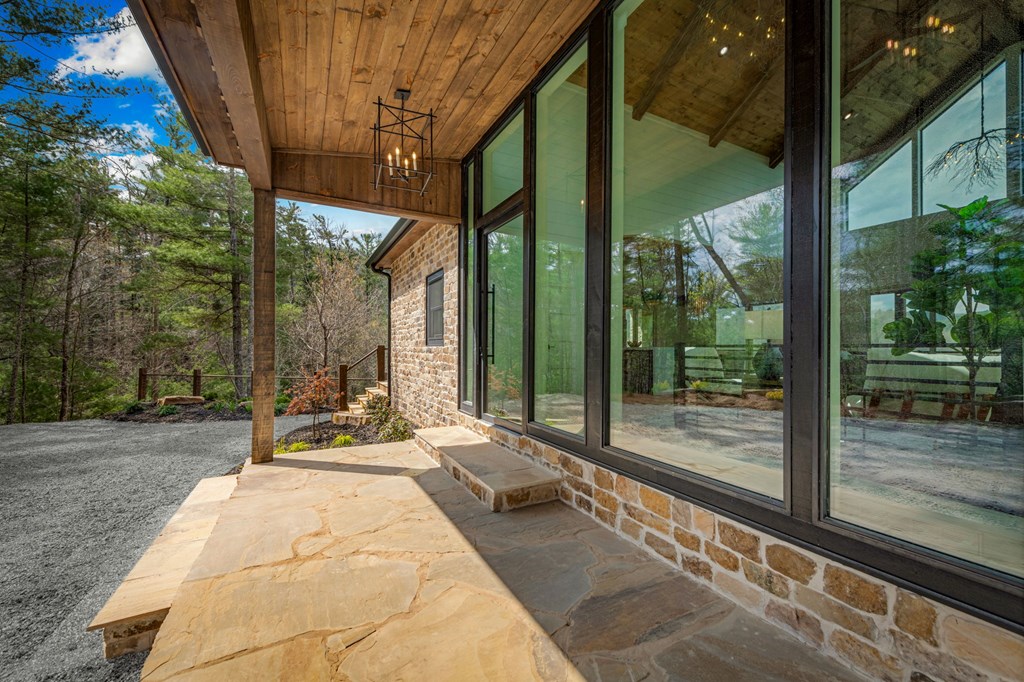 125 Stanley Creek Overlook