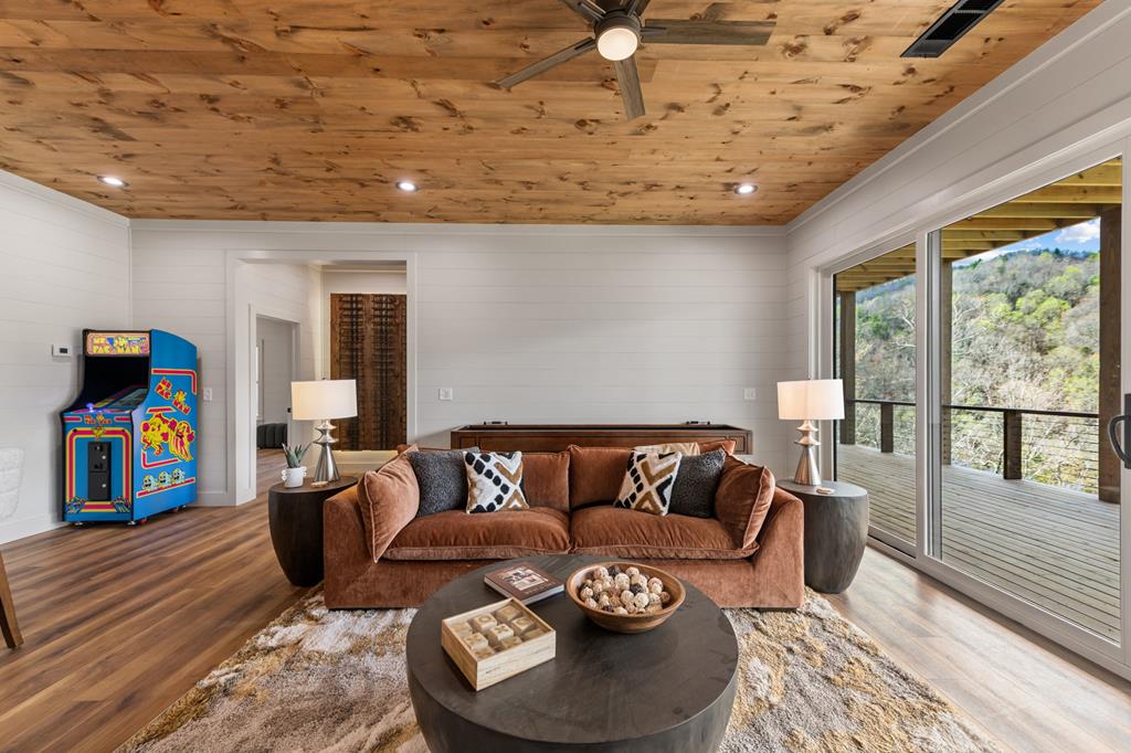 125 Stanley Creek Overlook