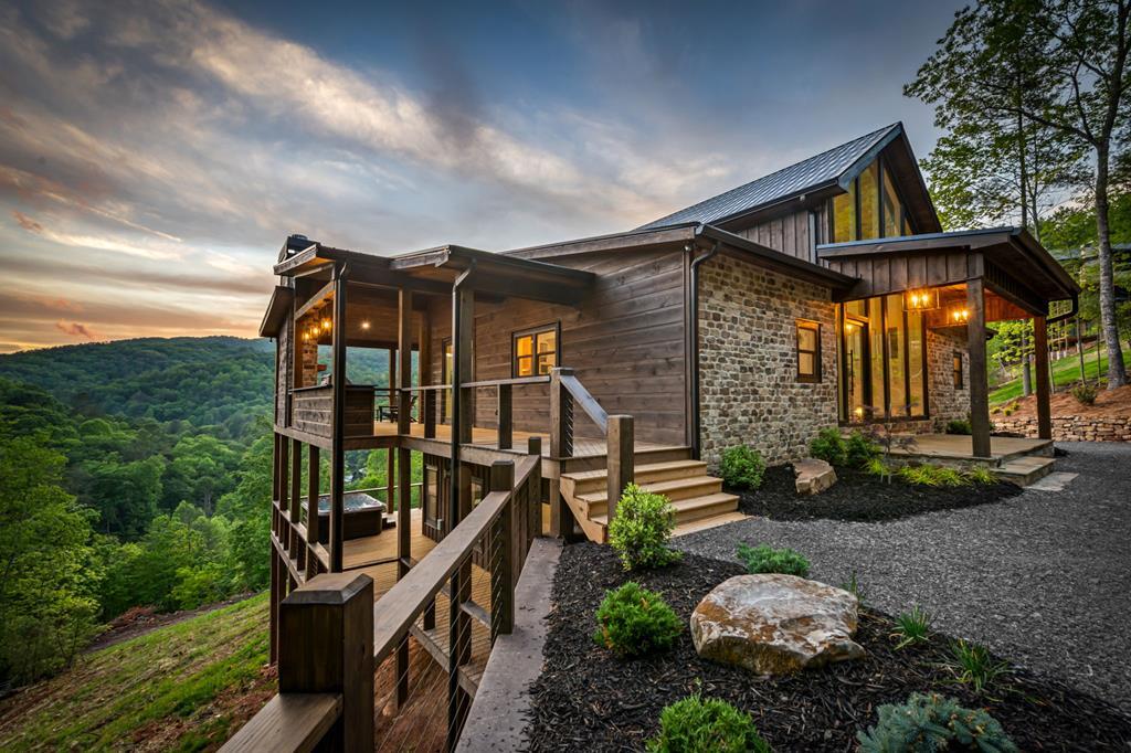 125 Stanley Creek Overlook