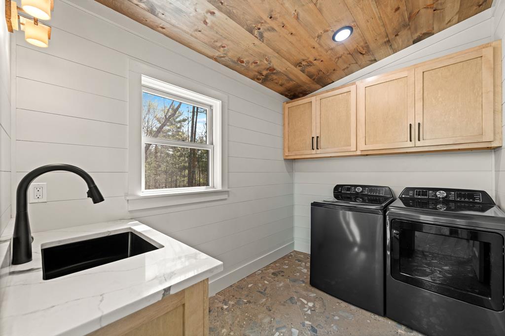 125 Stanley Creek Overlook