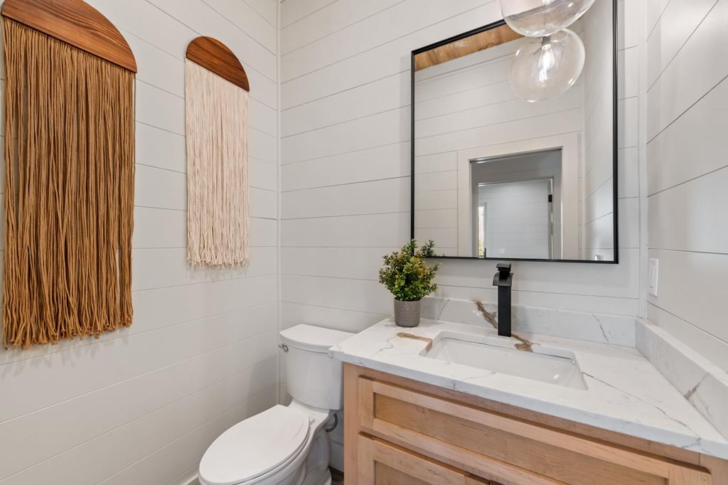 125 Stanley Creek Overlook