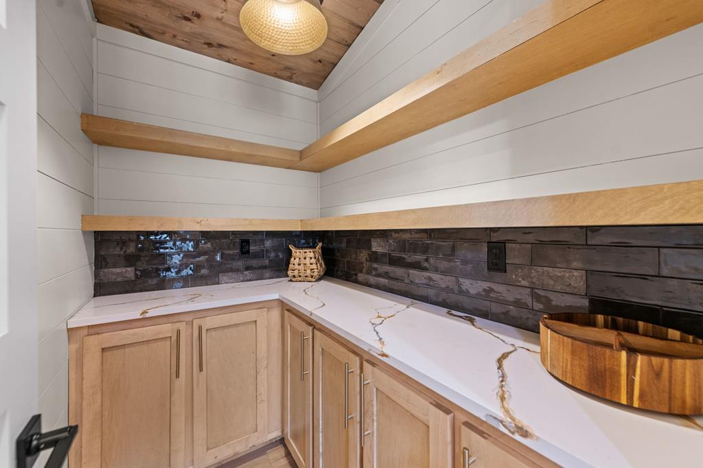 125 Stanley Creek Overlook