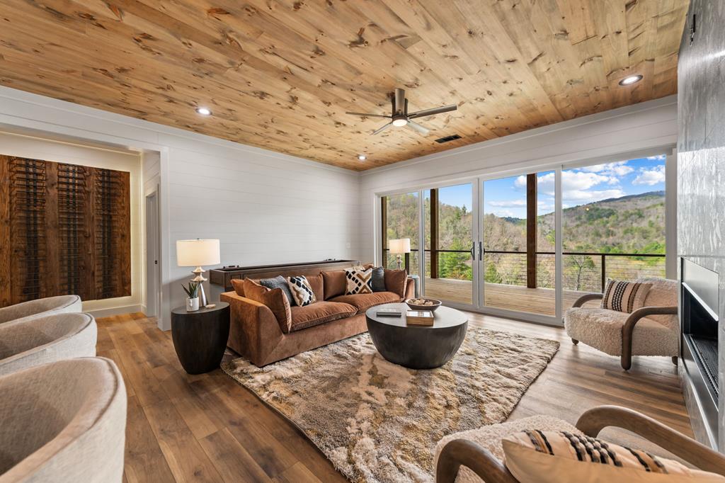 125 Stanley Creek Overlook