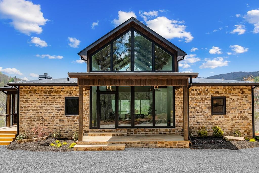 125 Stanley Creek Overlook