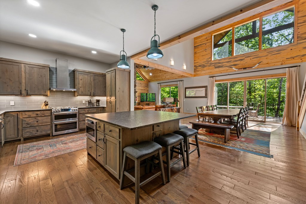 152 N Hiawatha Trail