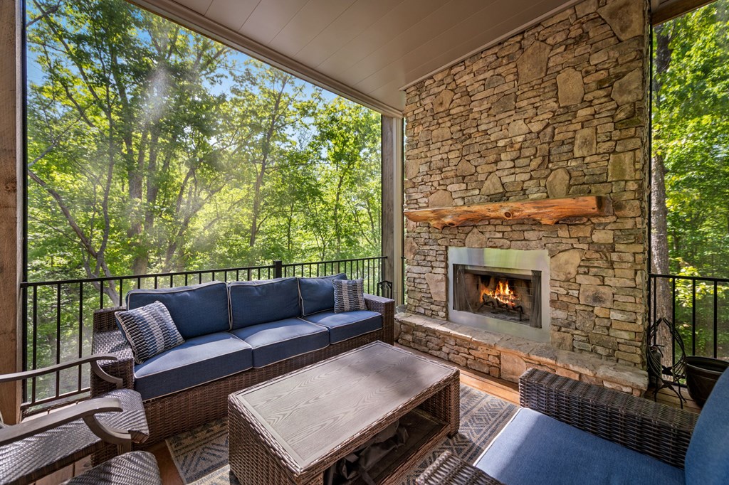 152 N Hiawatha Trail