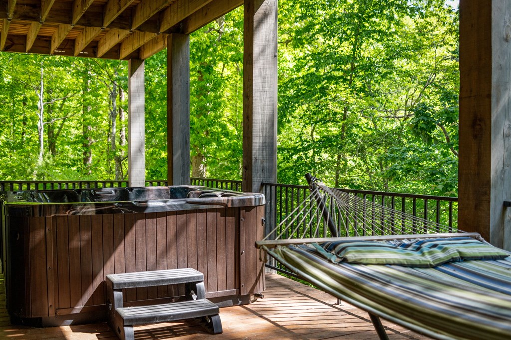 152 N Hiawatha Trail