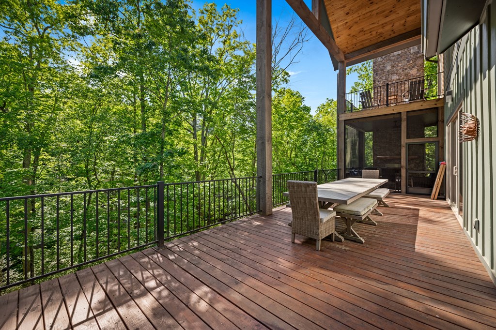 152 N Hiawatha Trail