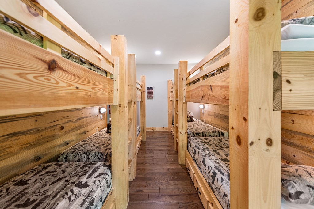152 N Hiawatha Trail