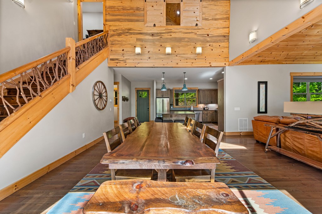 152 N Hiawatha Trail