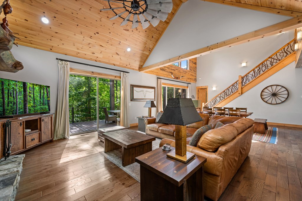 152 N Hiawatha Trail