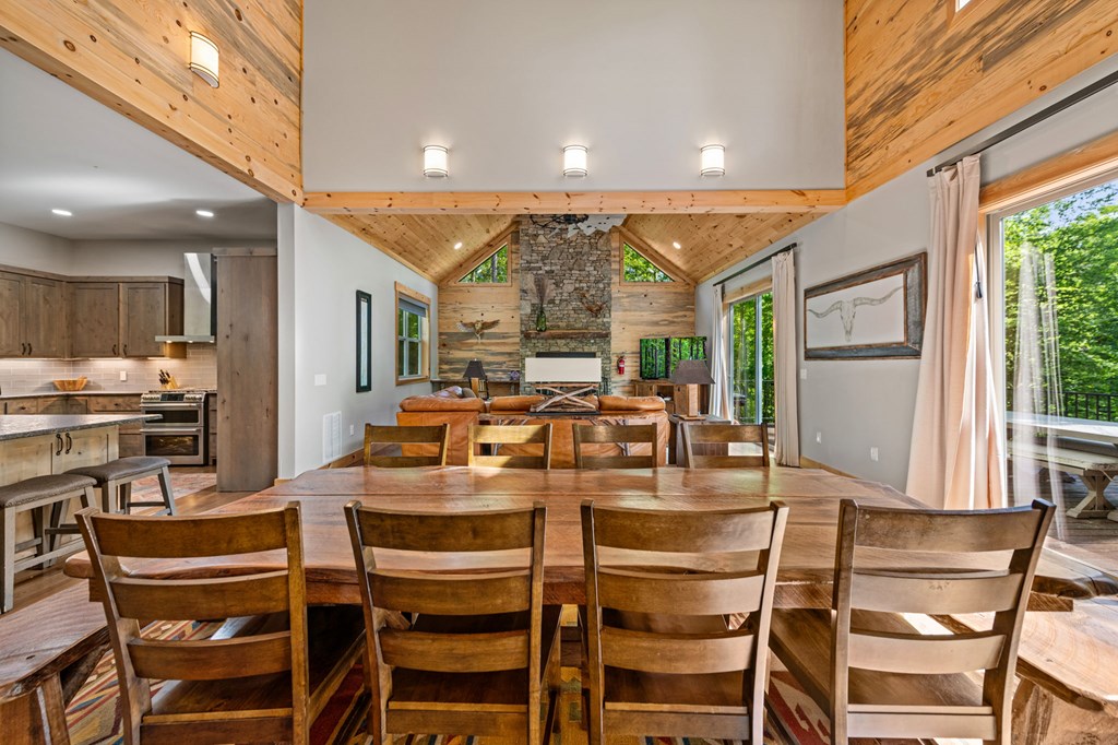 152 N Hiawatha Trail