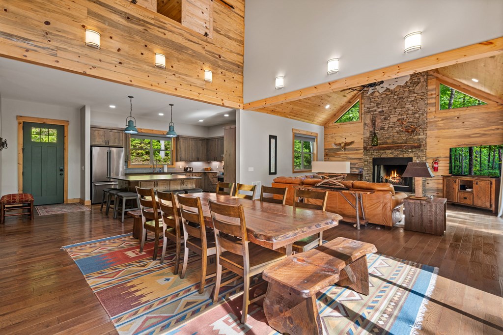 152 N Hiawatha Trail