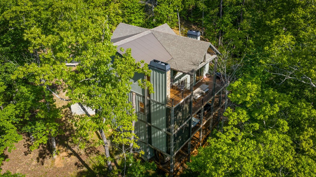 152 N Hiawatha Trail