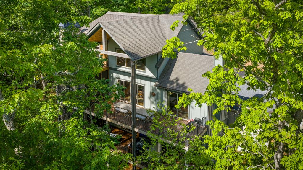 152 N Hiawatha Trail
