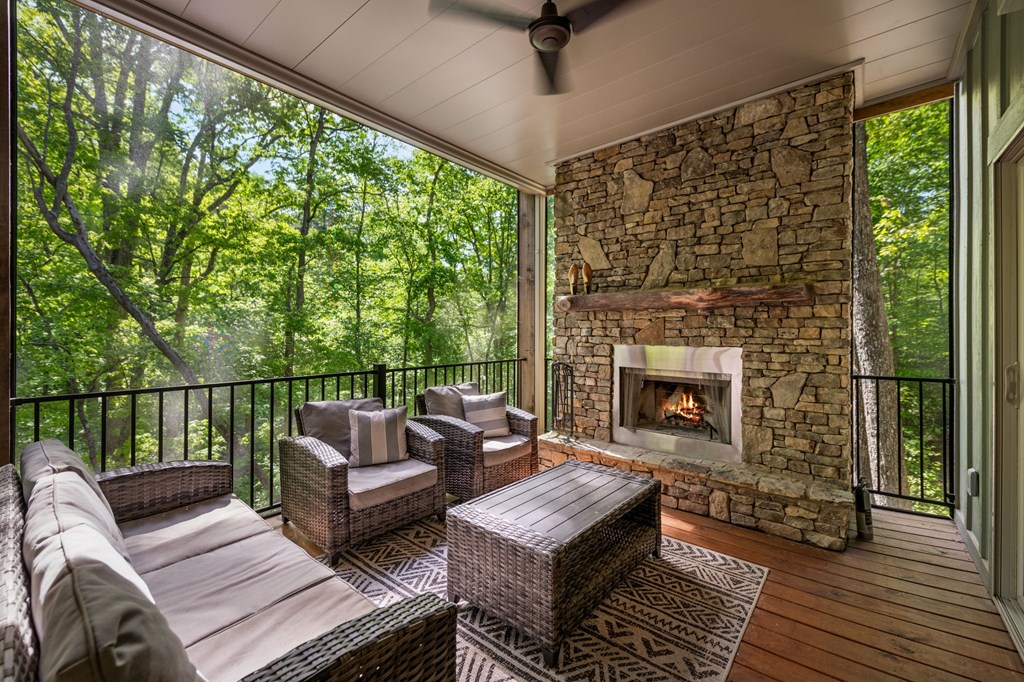 152 N Hiawatha Trail