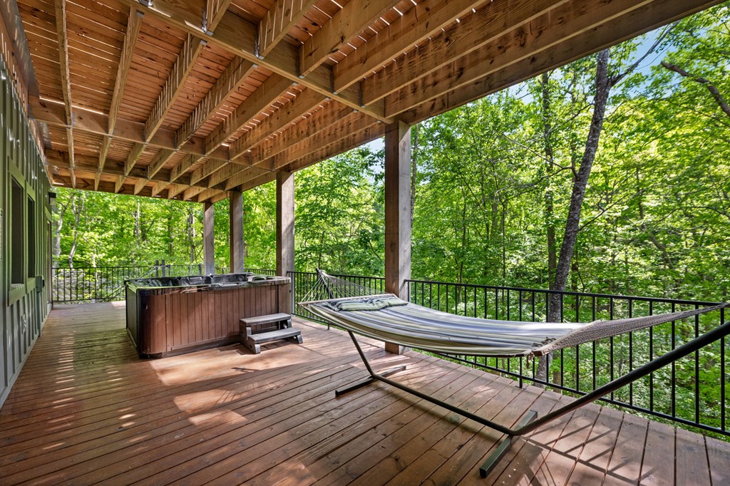 152 N Hiawatha Trail