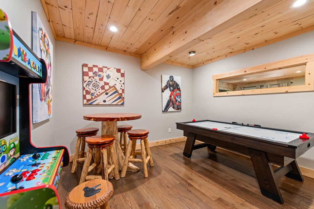 152 N Hiawatha Trail