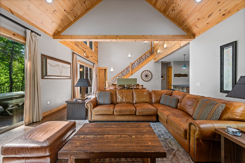 152 N Hiawatha Trail
